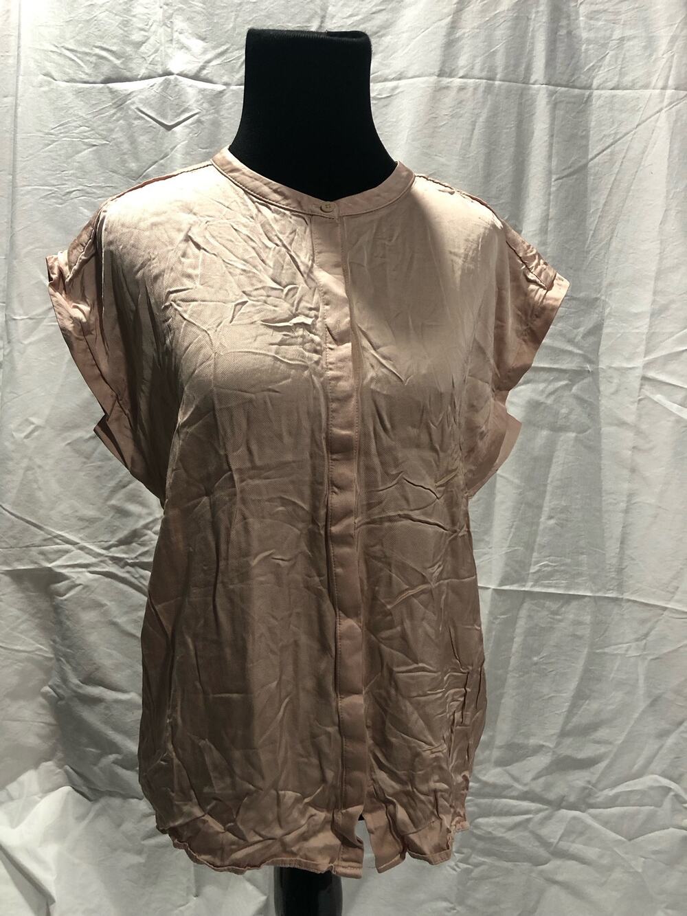 Elk The Label light pink soft, short sleeve button up jewel neck blouse size 4